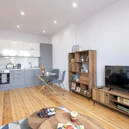 Accogliente E Spazioso Apartamento *